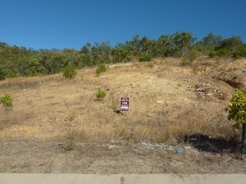 13 Mont Blanc Place, Mount Louisa QLD 4814