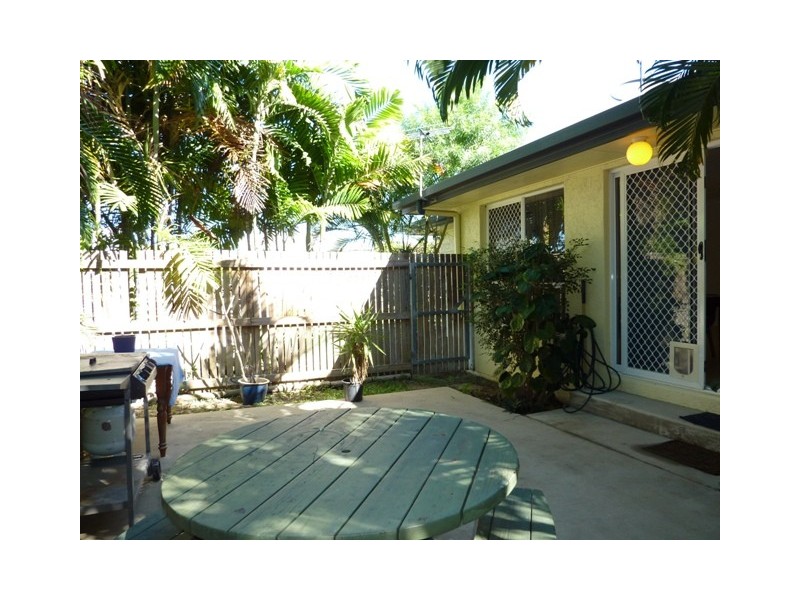 94 Ireland, Oonoonba QLD 4811