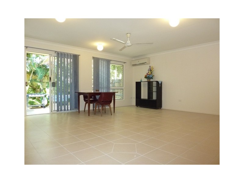 94 Ireland, Oonoonba QLD 4811
