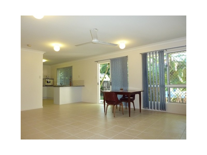 94 Ireland, Oonoonba QLD 4811
