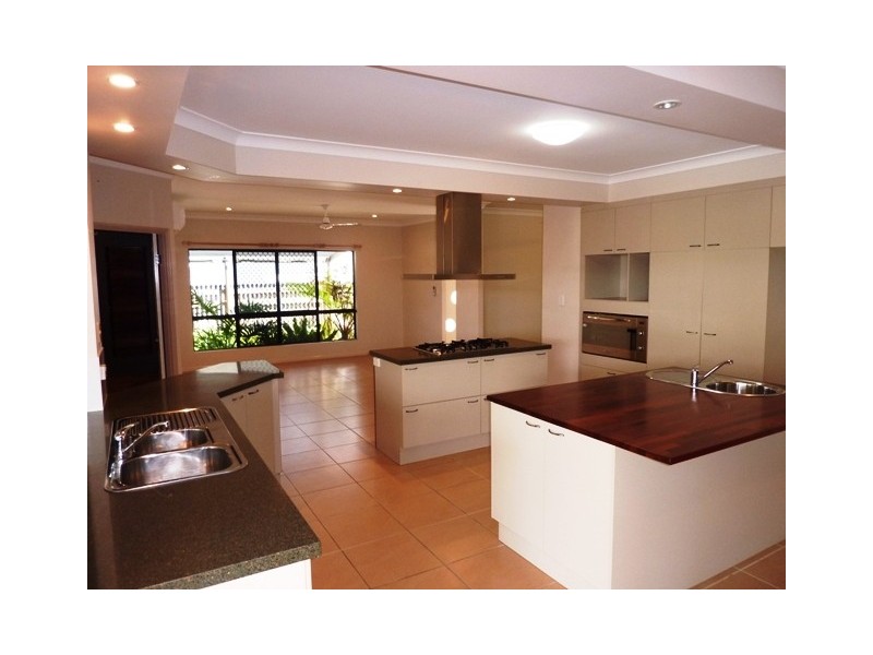 12 Knox Court, Mount Louisa QLD 4814