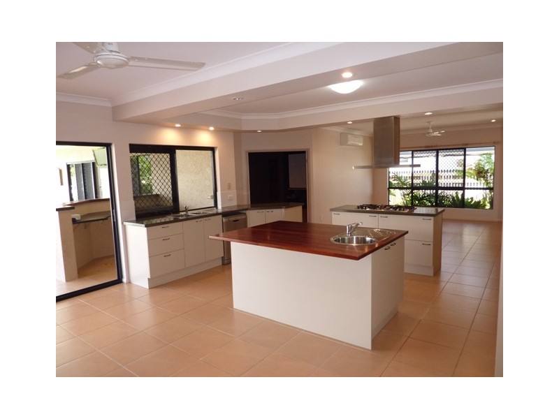 12 Knox Court, Mount Louisa QLD 4814