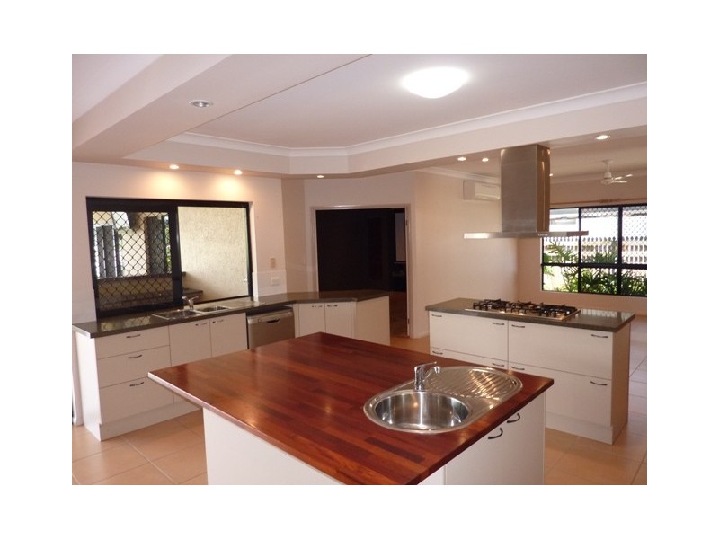 12 Knox Court, Mount Louisa QLD 4814