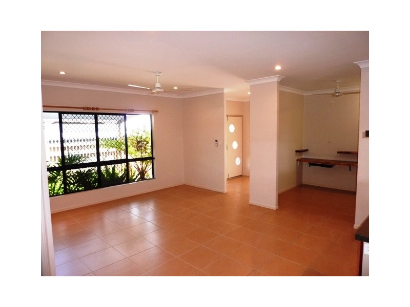 12 Knox Court, Mount Louisa QLD 4814