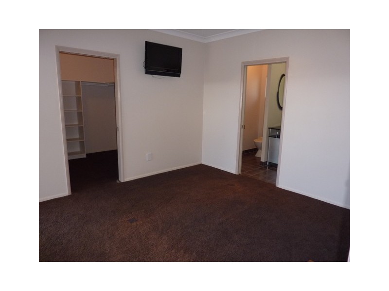 12 Knox Court, Mount Louisa QLD 4814