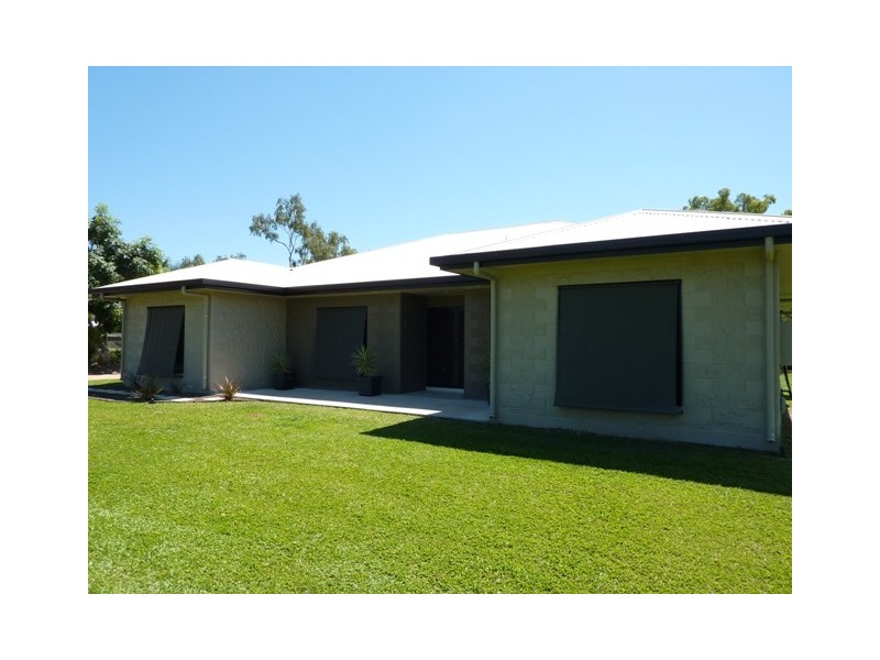 4 Caspian Ct, Kelso QLD 4815