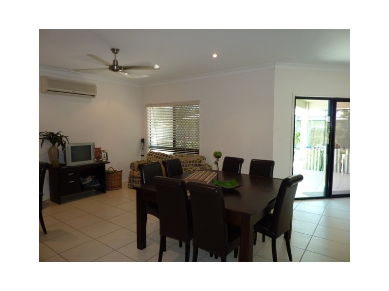 4 Caspian Ct, Kelso QLD 4815