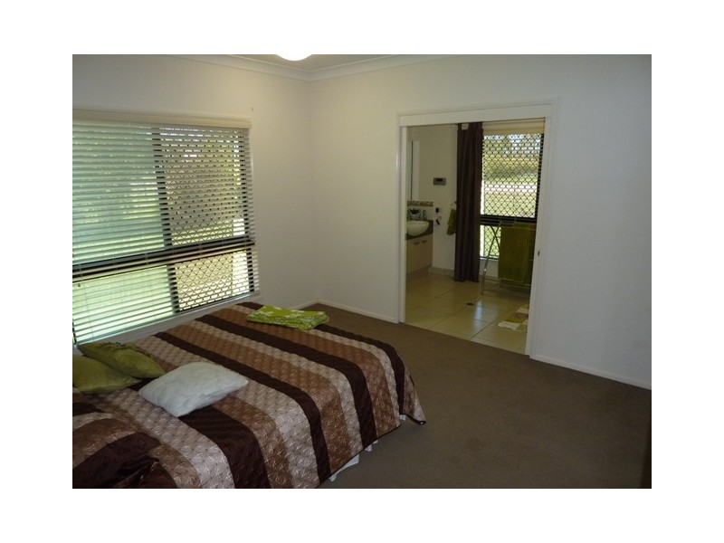 4 Caspian Ct, Kelso QLD 4815