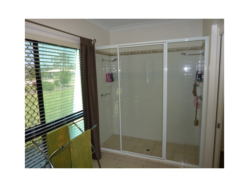 4 Caspian Ct, Kelso QLD 4815