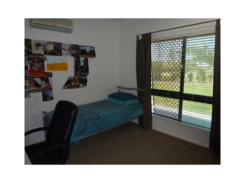 4 Caspian Ct, Kelso QLD 4815