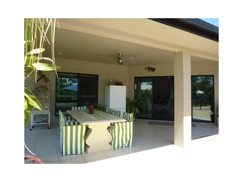 4 Caspian Ct, Kelso QLD 4815