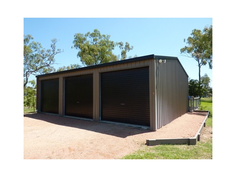 4 Caspian Ct, Kelso QLD 4815