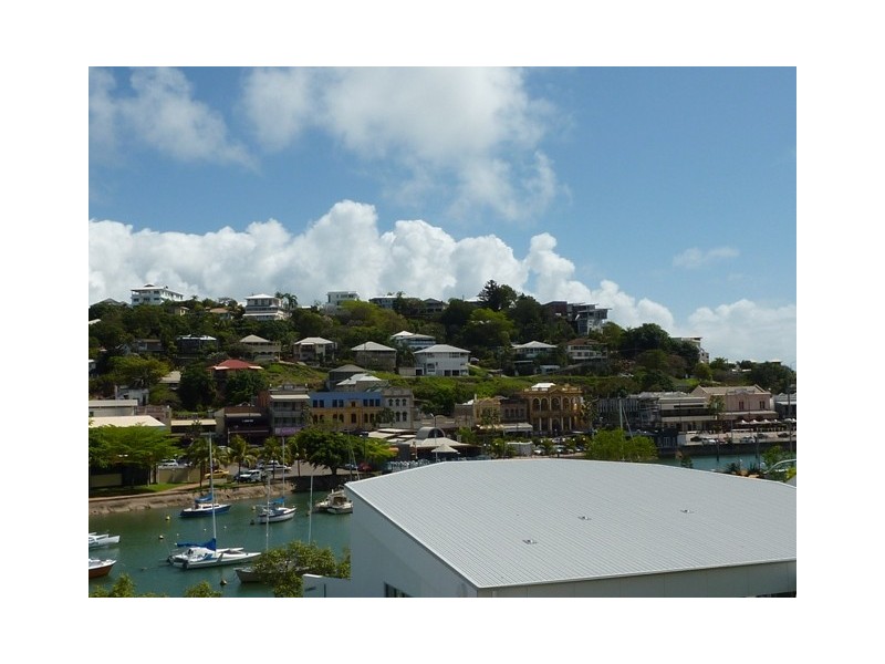 2 Dibbs Street, South Townsville QLD 4810