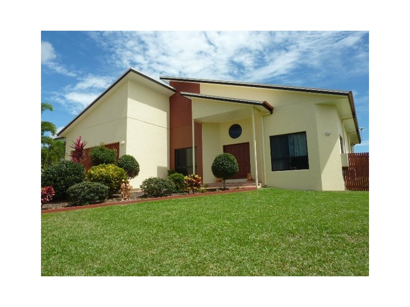 16 Minstrel Ct, Bushland Beach QLD 4818