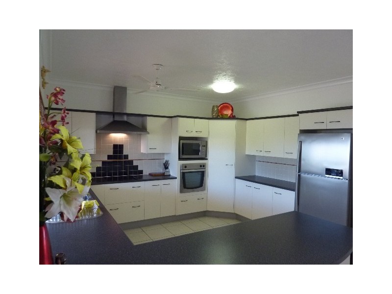16 Minstrel Ct, Bushland Beach QLD 4818