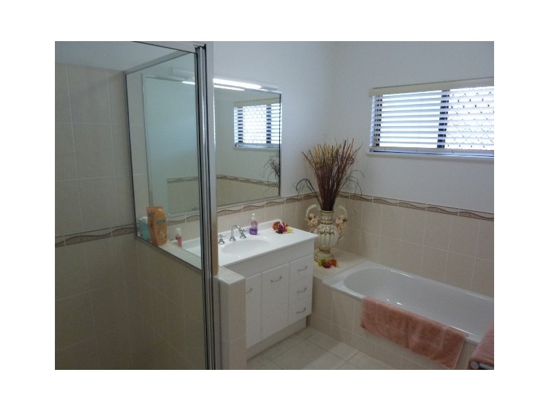 16 Minstrel Ct, Bushland Beach QLD 4818