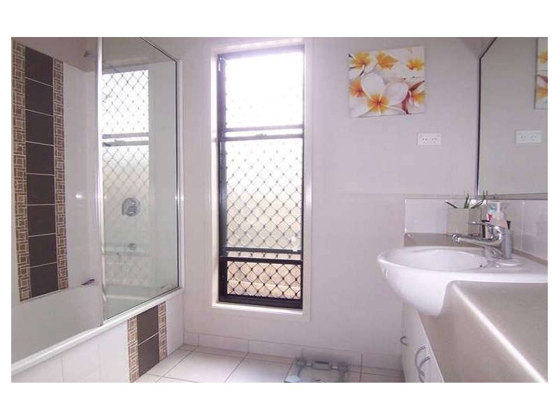 7 Laurie Motti Parade, Kirwan QLD 4817