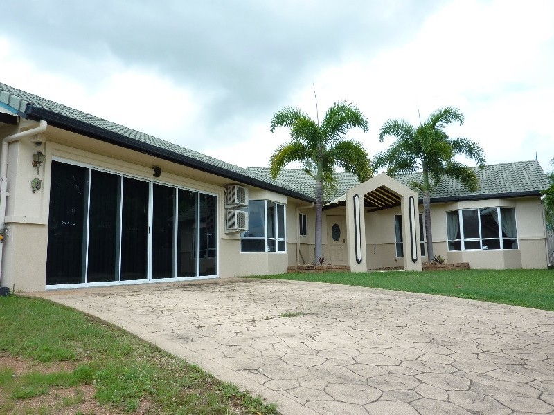 4 Ritz Court, Rasmussen QLD 4815