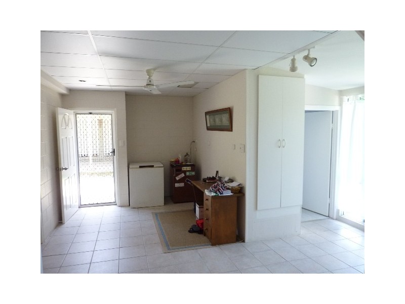 West End QLD 4810