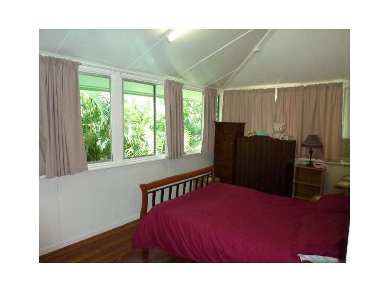 West End QLD 4810