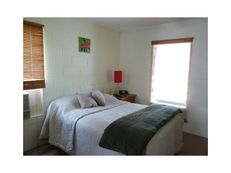 2/116 Thirteenth, Railway Estate QLD 4810