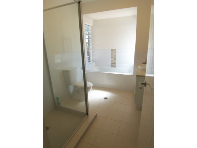 5 Strawberry Road, Kelso QLD 4815