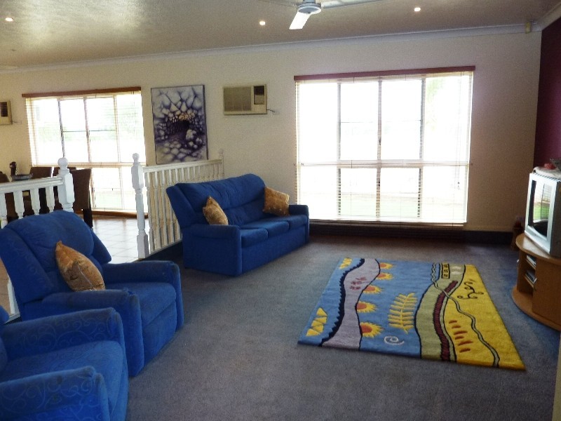 4 Ritz Court, Rasmussen QLD 4815