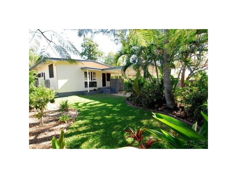 12 Lindeman Avenue, Cranbrook QLD 4814