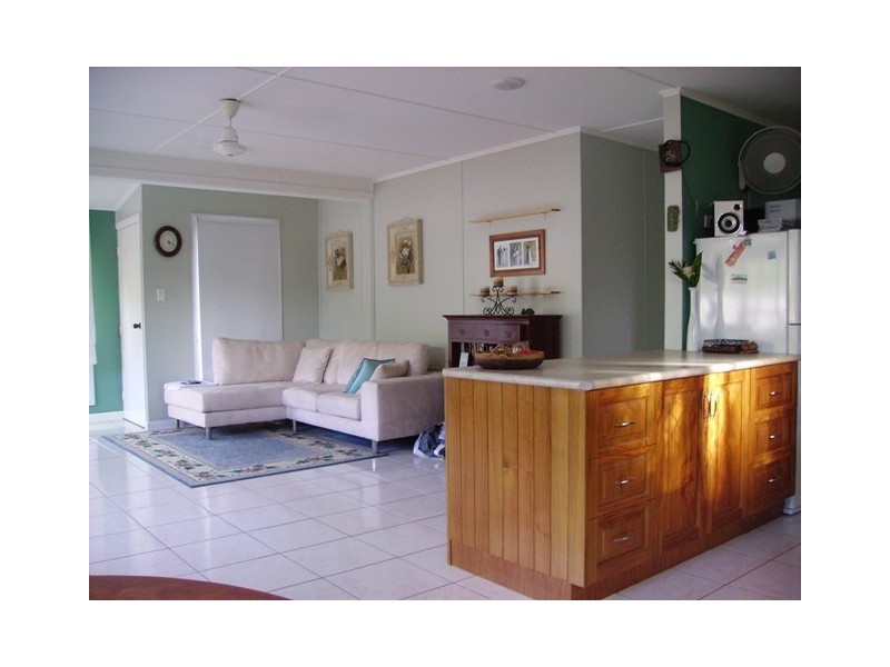 West End QLD 4810