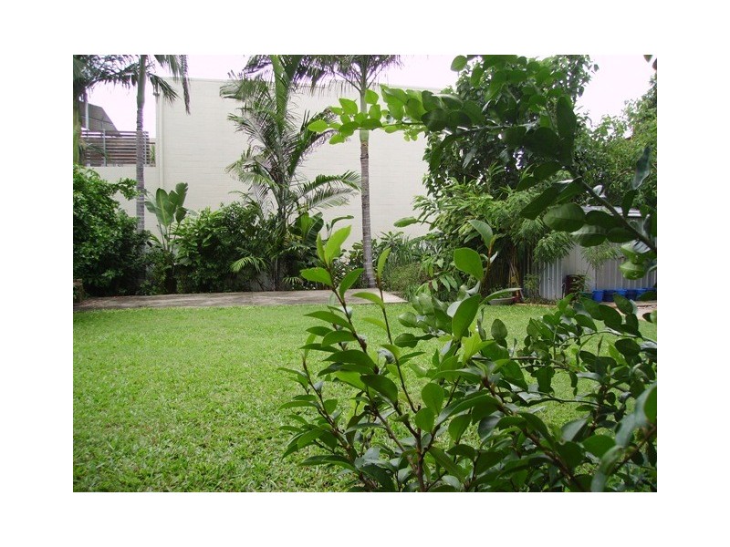 West End QLD 4810