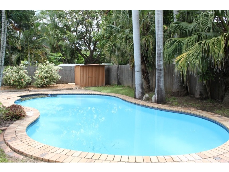 18  Barellan Street, Cranbrook QLD 4814