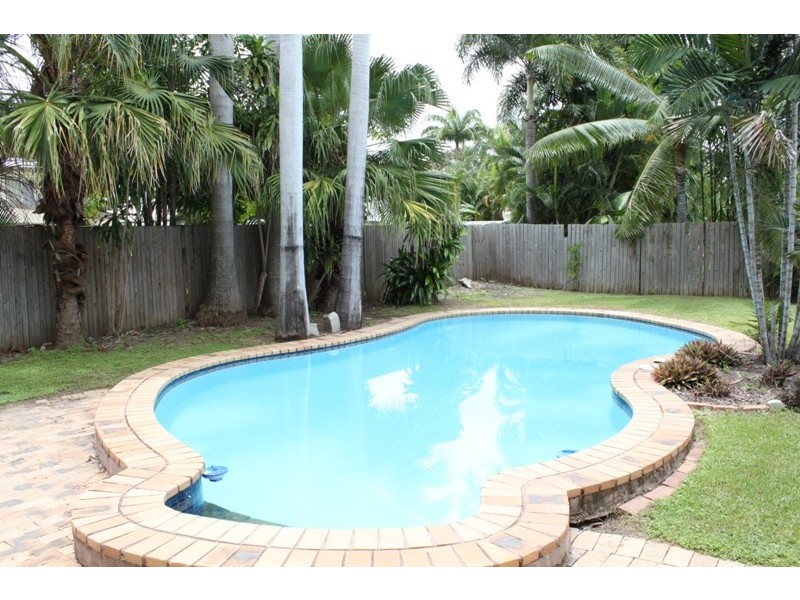 18  Barellan Street, Cranbrook QLD 4814