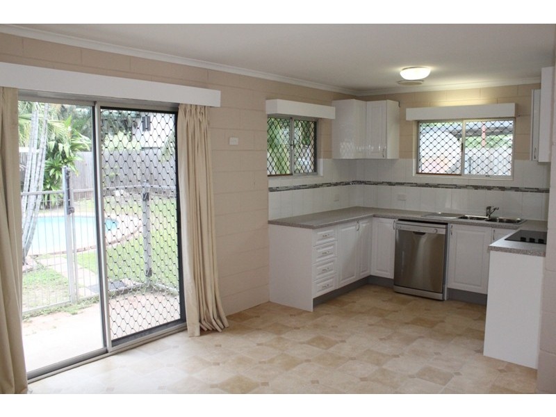 18  Barellan Street, Cranbrook QLD 4814