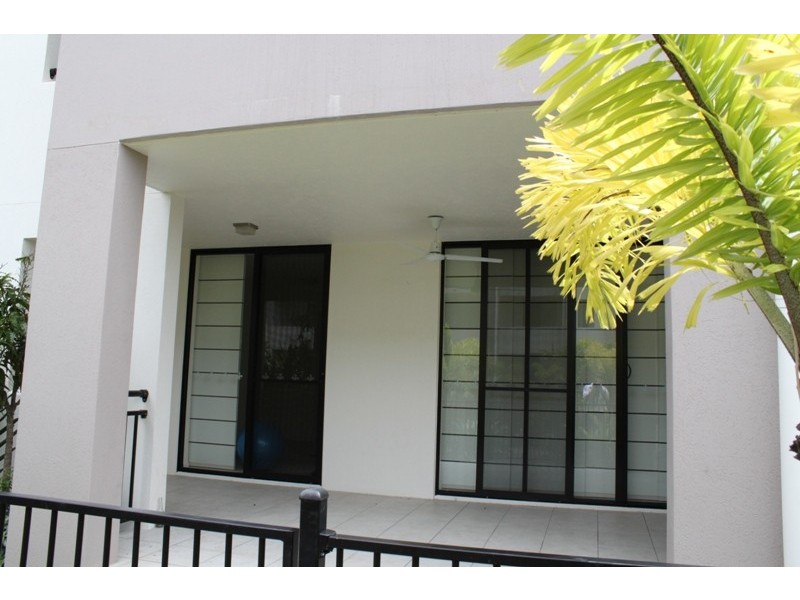 6  Henry Street, West End QLD 4810