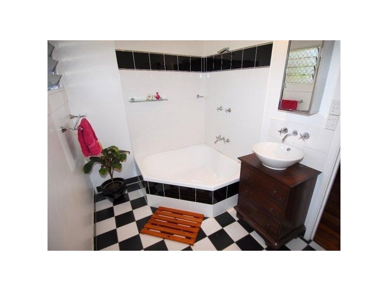 12 Lindeman Avenue, Cranbrook QLD 4814