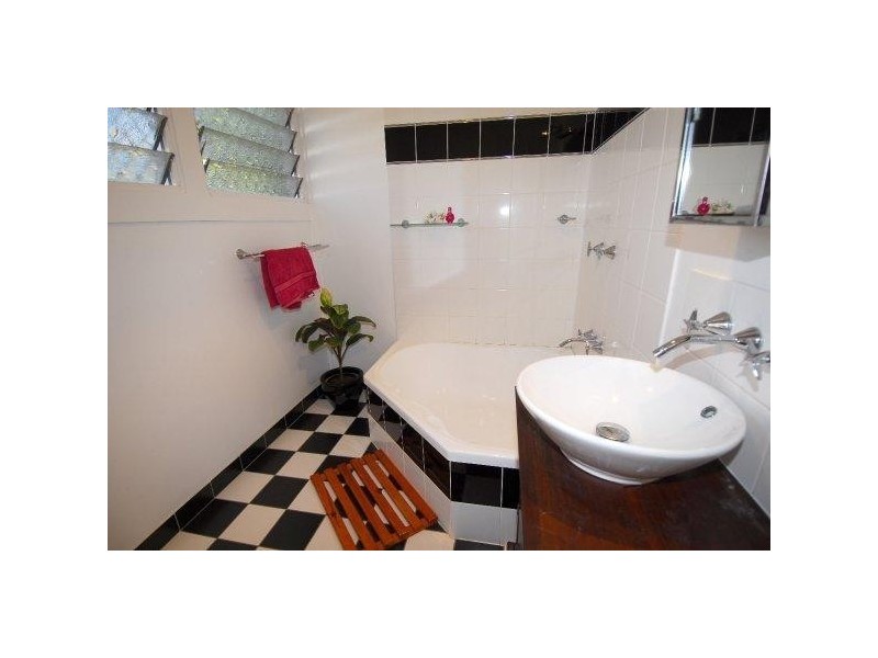 12 Lindeman Avenue, Cranbrook QLD 4814