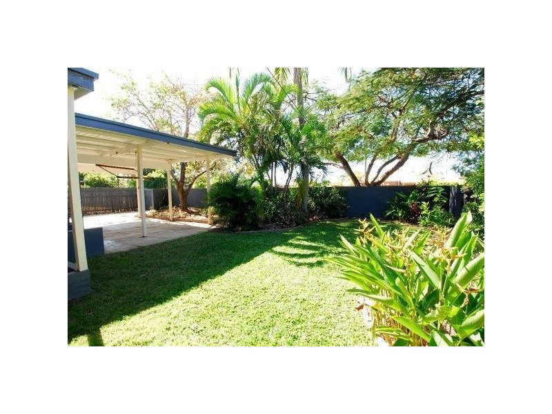 12 Lindeman Avenue, Cranbrook QLD 4814