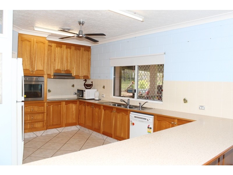 15 Bonnett Rd, Mount Low QLD 4818