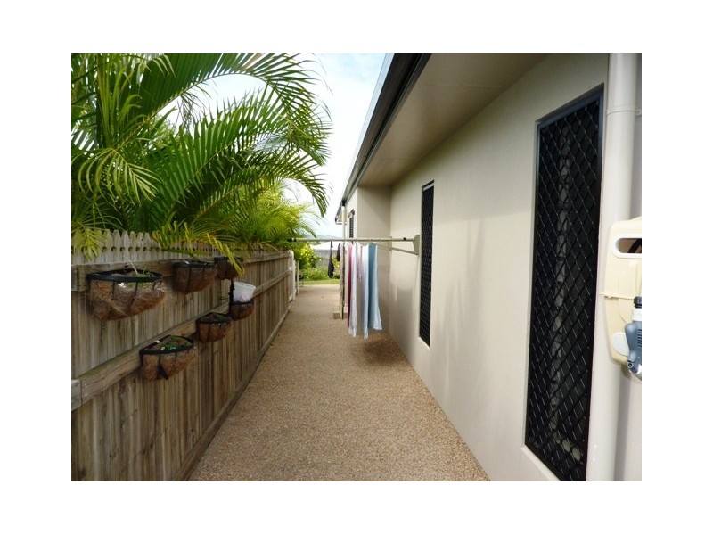 12 San Antonio Court, Mount Louisa QLD 4814