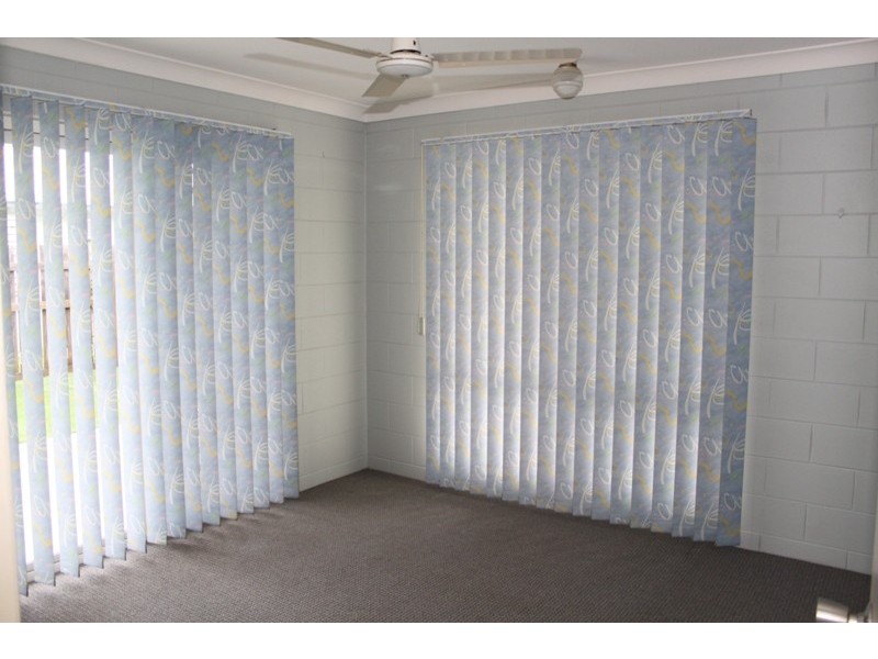 25 Feeney Av, Rasmussen QLD 4815