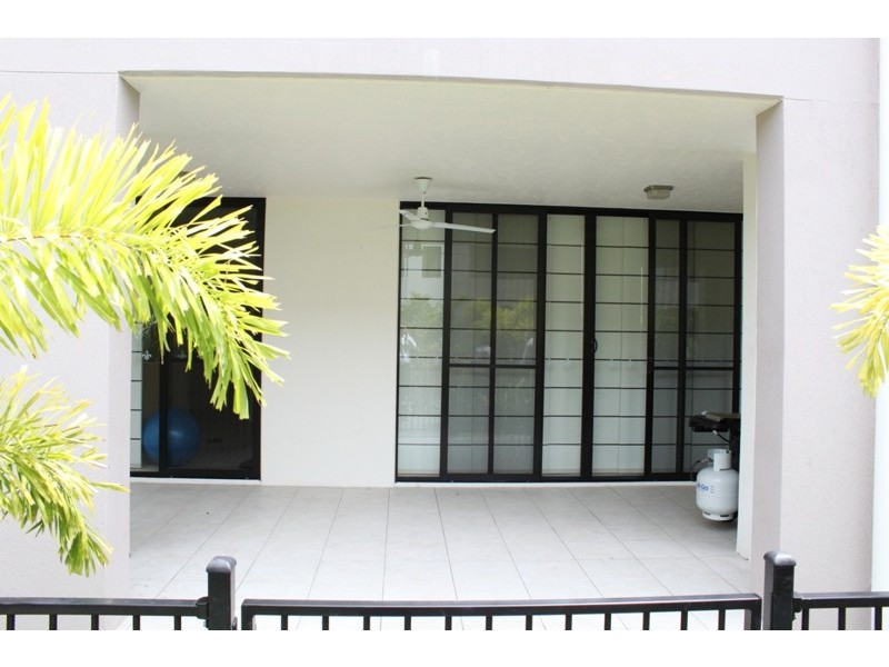 6 Henry Street, West End QLD 4810