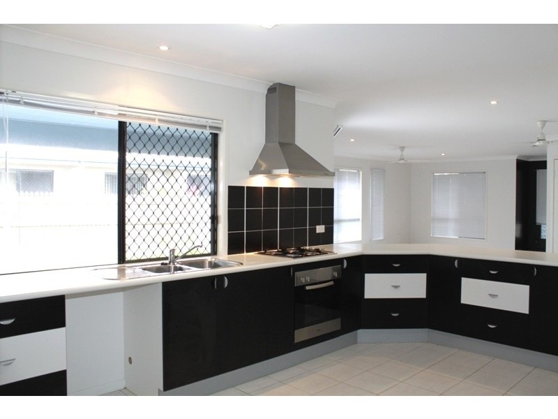 8 Hawkhurst Place, Townsville QLD 4810