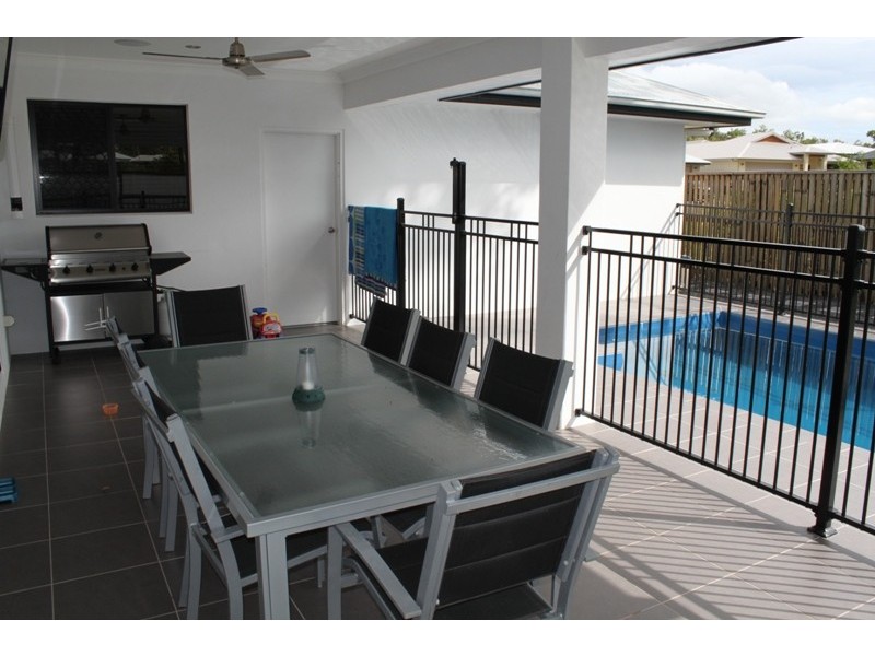 9 Dugong Ct, Bushland Beach QLD 4818