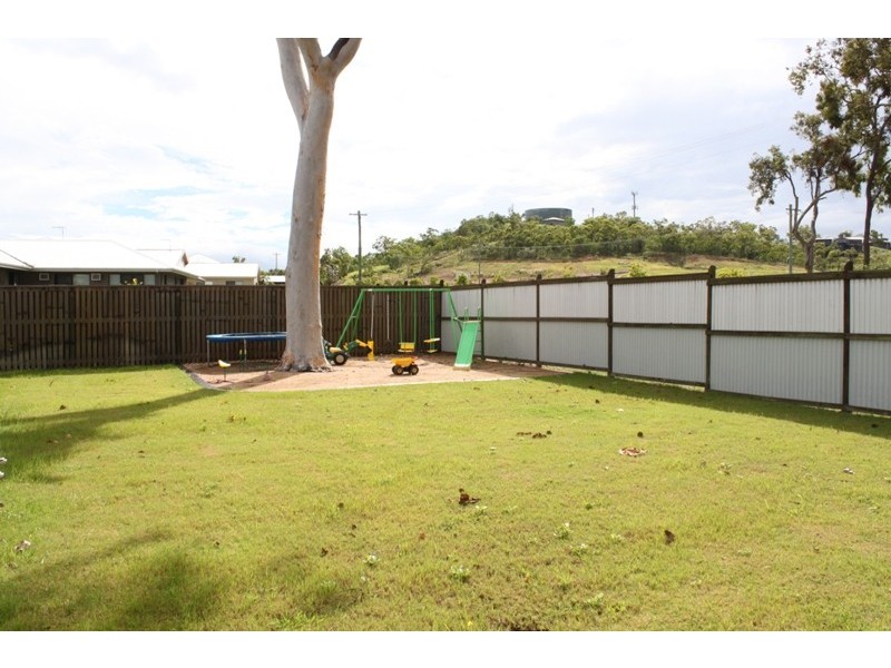 9 Dugong Ct, Bushland Beach QLD 4818