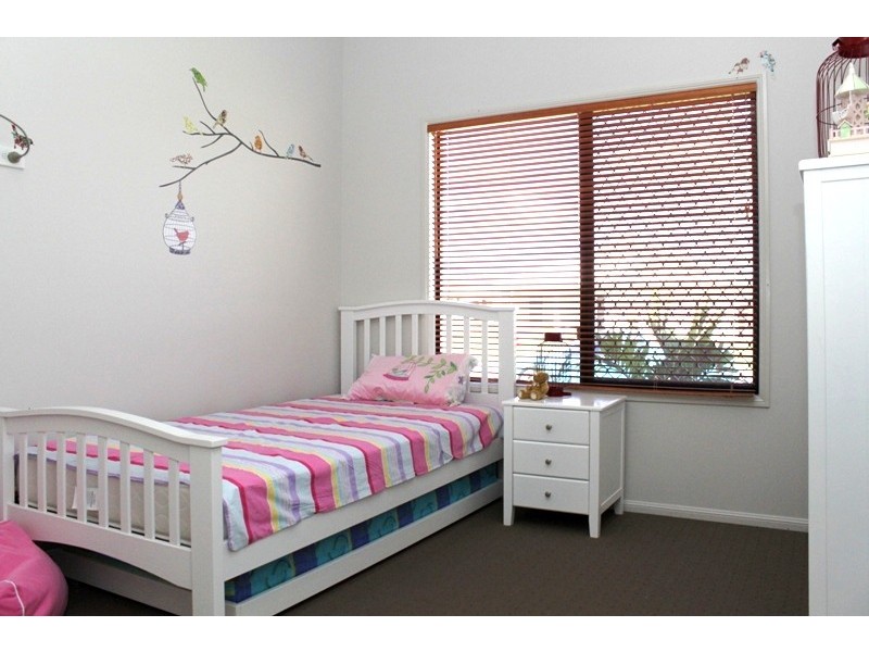 6 Currawinya Court, Bushland Beach QLD 4818