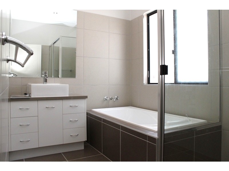 6 Currawinya Court, Bushland Beach QLD 4818