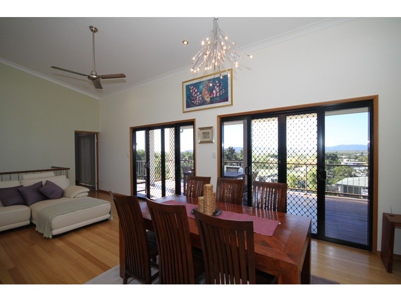 15 Nettleton Street, Mount Louisa QLD 4814