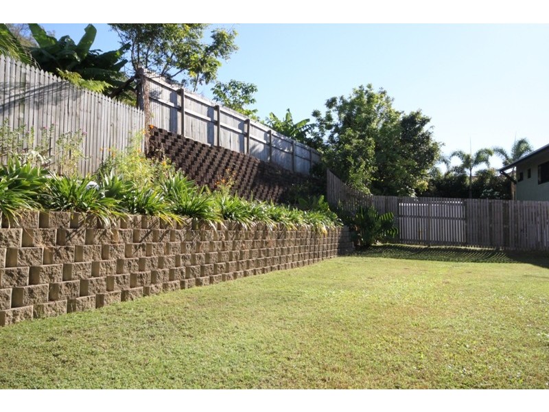 15 Nettleton Street, Mount Louisa QLD 4814