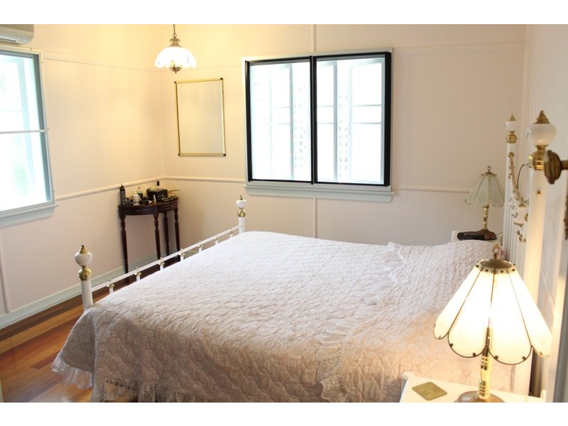 29 Ahearne Street, Hermit Park QLD 4812