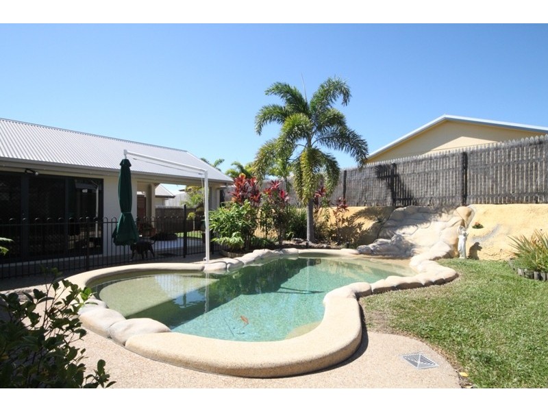 8 Kato Place, Mount Louisa, Townsville QLD 4810
